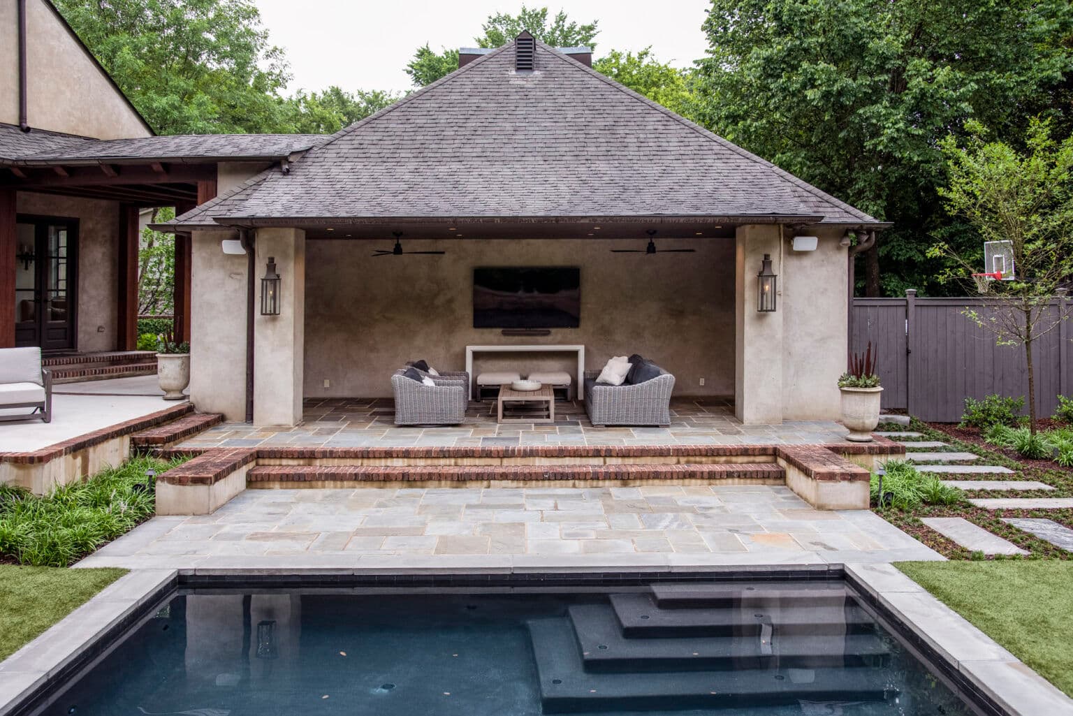 Gallery photos for Luxurious Outdoor Retreat in  Historic Brookhaven: Image #2